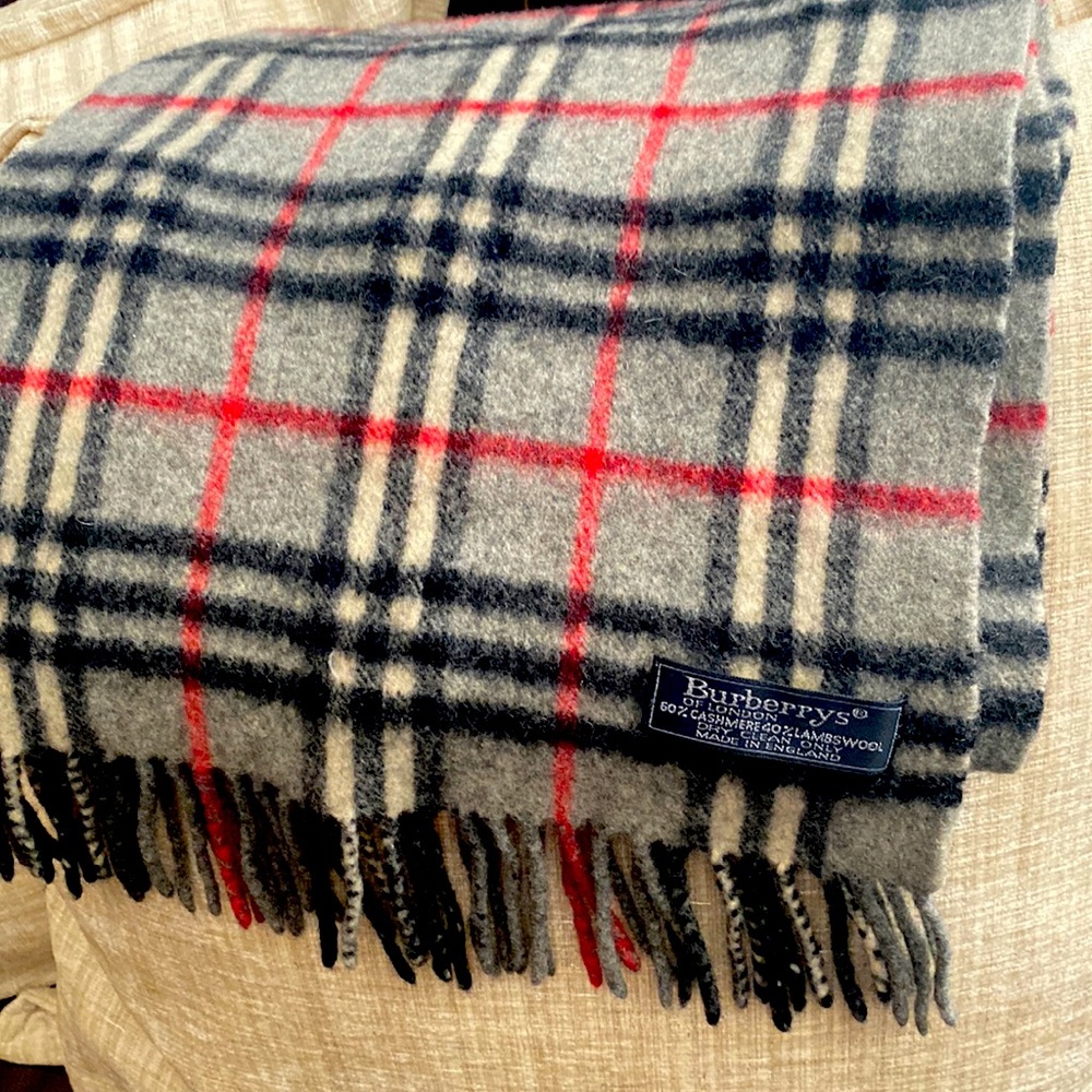 Purchased from pretch cannot use so will relish beautiful scarf
